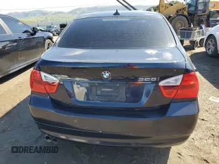 2008 BMW 3 Series 328i z VIN WBAVA37528NL47251, wystawiony jako Copart lot #51368055 z przebiegiem 166 984 mil mil oraz Szkoda całkowita • Salvage title. Historia ofert i sprzedaży dostępna na DreamBid. Obrazek 6.