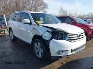 2013 Toyota Highlander Limited z VIN 5TDDK3EH1DS197498, wystawiony jako IAAI lot #41712837 z przebiegiem 74 023 mil mil oraz . Historia ofert i sprzedaży dostępna na DreamBid. Obrazek 1.
