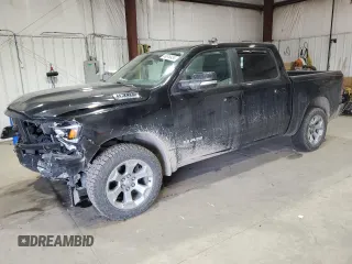 2022 Ram 1500 Big Horn z VIN 1C6SRFFT6NN331654, wystawiony jako Copart lot #48618455 z przebiegiem 116 949 mil mil oraz Szkoda całkowita • Salvage title. Historia ofert i sprzedaży dostępna na DreamBid. Obrazek 1.