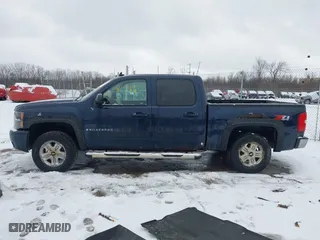 2007 Chevrolet Silverado 1500 LT w/1LT with VIN 3GCEK13367G527073, listed as a IAAI auction lot 41481444 with 169,642 mi miles. Bid and sale history available at carsss.com. Image 14.