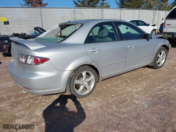 2006 Mazda Mazda6 Sport i with VIN 1YVHP80C265M15897, listed as a IAAI auction lot 40758698 with 181649 miles. Bid and sale history available at carsss.com. Image 4.