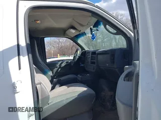 2014 Chevrolet Express Cargo with VIN 1GCWGFBA9E1140385, listed as a IAAI auction lot 38818319 with 366,153 mi miles. Bid and sale history available at carsss.com. Image 5.