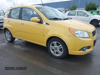 2009 Chevrolet Aveo 2LT z VIN KL1TG66E89B621557, wystawiony jako IAAI lot #41813220 z przebiegiem 125 455 mil mil oraz . Historia ofert i sprzedaży dostępna na DreamBid. Obrazek 1.