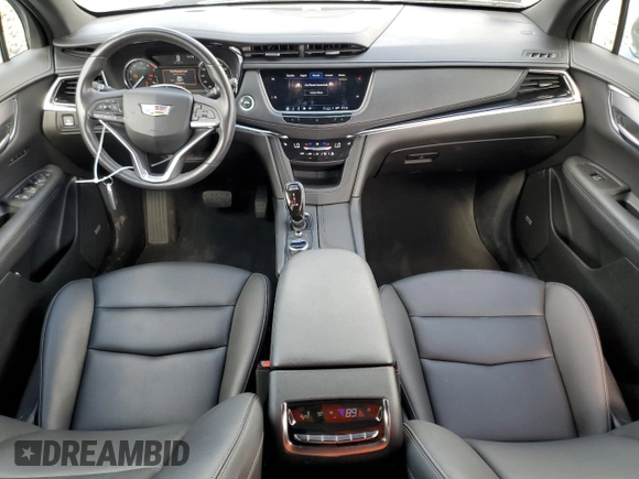 2021 Cadillac XT6 Luxury with VIN 1GYKPAR41MZ163350, listed as a Copart auction lot 44030915 with 30,234 mi miles and Salvage title. Bid and sale history available at DreamBid. Image 8.