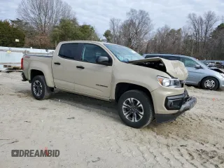 2021 Chevrolet Colorado 4WD Z71 z VIN 1GCGTDEN7M1221936, wystawiony jako Copart lot #47198755 z przebiegiem 46 422 mil mil oraz Szkoda całkowita • Salvage title. Historia ofert i sprzedaży dostępna na DreamBid. Obrazek 4.