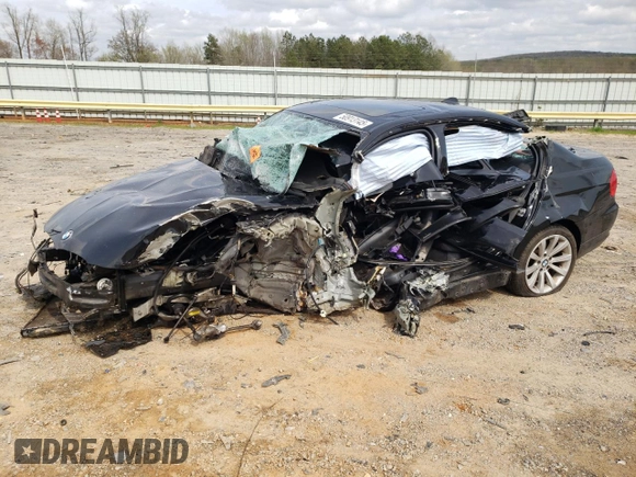 2010 BMW 3 Series 328i z VIN WBAPH5G54ANM70510, wystawiony jako Copart lot #50913145 z przebiegiem Nie podano mil oraz Nie do naprawy • Non repairable. Historia ofert i sprzedaży dostępna na DreamBid. Obrazek 1.