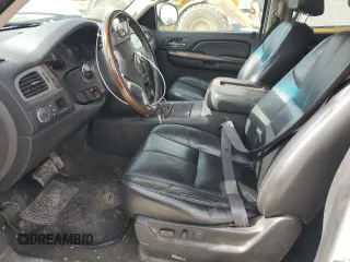 2008 GMC Yukon XL z VIN 1GKFK66898J106607, wystawiony jako Copart lot #47481335 z przebiegiem 214 283 mil mil oraz Szkoda całkowita • Salvage title. Historia ofert i sprzedaży dostępna na DreamBid. Obrazek 7.