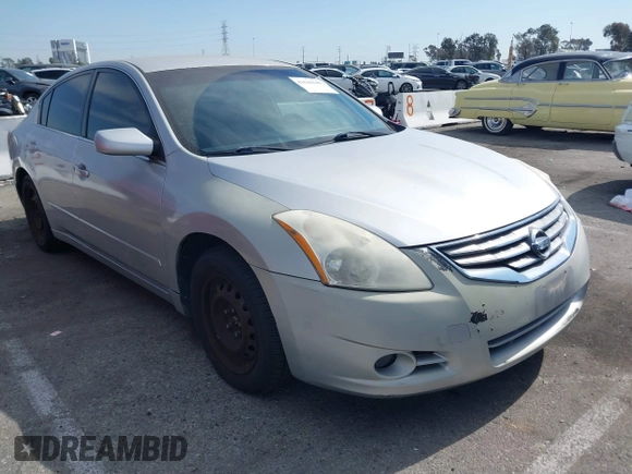 2012 Nissan Altima S z VIN 1N4AL2AP5CN465776, wystawiony jako IAAI lot #41646140 z przebiegiem 113 770 mil mil oraz . Historia ofert i sprzedaży dostępna na DreamBid. Obrazek 1.