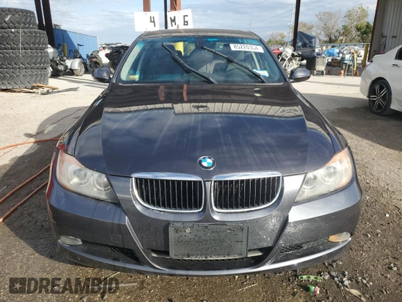 2006 BMW 3 Series 325i z VIN WBAVB13556KX43728, wystawiony jako Copart lot #85220364 z przebiegiem Nie podano mil oraz Nie do naprawy • Non repairable. Historia ofert i sprzedaży dostępna na DreamBid. Obrazek 5.