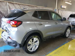 2025 Buick Encore GX Preferred z VIN KL4AMCSL3SB204360, wystawiony jako Copart lot #66821205 z przebiegiem 8 916 mil mil oraz Czysty tytuł • Clean title. Historia ofert i sprzedaży dostępna na DreamBid. Obrazek 3.
