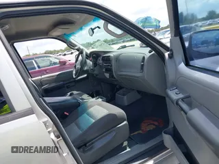 2003 Ford Explorer Sport Trac XLS с VIN 1FMZU67E73UC81352, выставлен на аукционе IAAI как лот 42540769 с пробегом 266 446 миль миль и . История ставок и продаж доступна на DreamBid. Изображение 5.