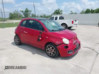 2015 FIAT 500 Sport z VIN 3C3CFFBR4FT550649, wystawiony jako IAAI lot #42356377 z przebiegiem 158 775 mil mil oraz . Historia ofert i sprzedaży dostępna na DreamBid. Obrazek 1.