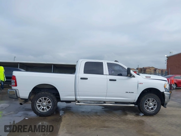 2020 Ram 2500 Tradesman z VIN 3C6UR5CJ4LG235002, wystawiony jako IAAI lot #42117169 z przebiegiem 170 299 mil mil oraz . Historia ofert i sprzedaży dostępna na DreamBid. Obrazek 14.