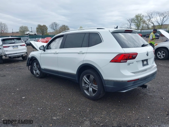2019 Volkswagen Tiguan SEL Premium with VIN 3VV4B7AX9KM053328, listed as a IAAI auction lot 41960908 with 42,821 mi miles. Bid and sale history available at carsss.com. Image 3.