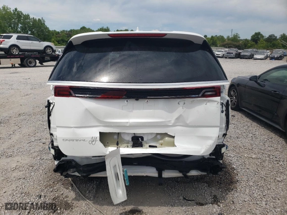 2024 Kia Carnival LX with VIN KNDNB4H38R6398560, listed as a Copart auction lot 58257774 with 4,671 mi miles and Salvage Title. Bid and sale history available at carsss.com. Image 6.