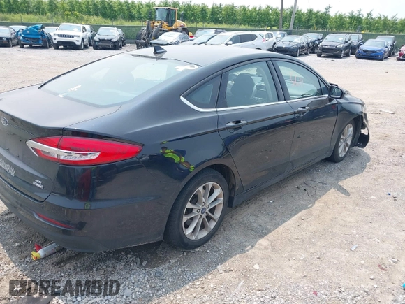 2020 Ford Fusion SE with VIN 3FA6P0LU5LR142665, listed as a IAAI auction lot 42415611 with 101,686 mi miles and . Bid and sale history available at DreamBid. Image 4.