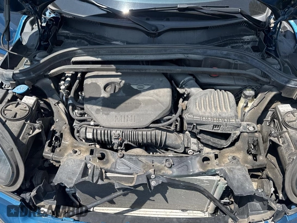 2019 MINI Countryman Cooper S with VIN WMZYT5C56K3G93269, listed as a Copart auction lot 59530605 with 97,720 mi miles and Clean title. Bid and sale history available at DreamBid. Image 7.