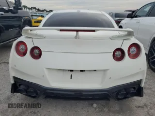 2017 Nissan GT-R Premium z VIN JN1AR5EFXHM820159, wystawiony jako Copart lot #76154764 z przebiegiem 33 175 mil mil oraz Nie do naprawy • Non repairable. Historia ofert i sprzedaży dostępna na DreamBid. Obrazek 6.