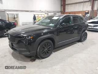 2024 Mazda CX-50 S Premium z VIN 7MMVABDM5RN155591, wystawiony jako IAAI lot #42275677 z przebiegiem 25 058 mil mil oraz . Historia ofert i sprzedaży dostępna na DreamBid. Obrazek 2.