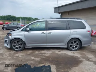 2018 Toyota Sienna SE с VIN 5TDXZ3DC1JS919062, выставлен на аукционе IAAI как лот 42790530 с пробегом 107 040 миль миль и . История ставок и продаж доступна на DreamBid. Изображение 14.