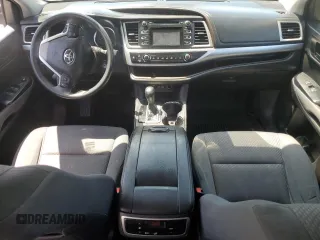 2018 Toyota Highlander LE with VIN 5TDZZRFH0JS287157, listed as a Copart auction lot 64068185 with 71,005 mi miles and Clean title. Bid and sale history available at DreamBid. Image 8.