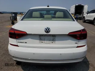 2017 Volkswagen Passat SE z VIN 1VWGT7A37HC032927, wystawiony jako Copart lot #60321125 z przebiegiem 208 231 mil mil oraz Szkoda całkowita • Salvage title. Historia ofert i sprzedaży dostępna na DreamBid. Obrazek 6.