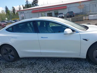 2020 Tesla Model 3 Long Range z VIN 5YJ3E1EB5LF619018, wystawiony jako IAAI lot #42131960 z przebiegiem 29 774 mil mil oraz . Historia ofert i sprzedaży dostępna na DreamBid. Obrazek 13.