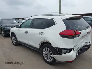 2017 Nissan Rogue SL z VIN JN8AT2MT8HW144260, wystawiony jako IAAI lot #41961989 z przebiegiem 114 627 mil mil oraz . Historia ofert i sprzedaży dostępna na DreamBid. Obrazek 3.