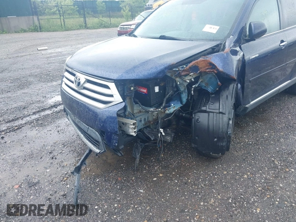 2012 Toyota Highlander Limited with VIN 5TDDK3EH9CS157524, listed as a IAAI auction lot 42340448 with Not provided miles and . Bid and sale history available at DreamBid. Image 6.