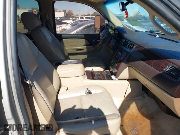 2007 GMC Yukon Denali z VIN 1GKFK63857J261948, wystawiony jako IAAI lot #41262362 z przebiegiem Nie podano mil oraz . Historia ofert i sprzedaży dostępna na DreamBid. Obrazek 5.