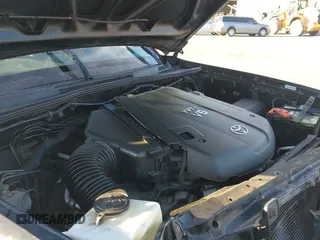 2007 Toyota Tacoma PreRunner z VIN 5TETU62NX7Z388023, wystawiony jako IAAI lot #43306755 z przebiegiem 182 795 mil mil oraz . Historia ofert i sprzedaży dostępna na DreamBid. Obrazek 19.