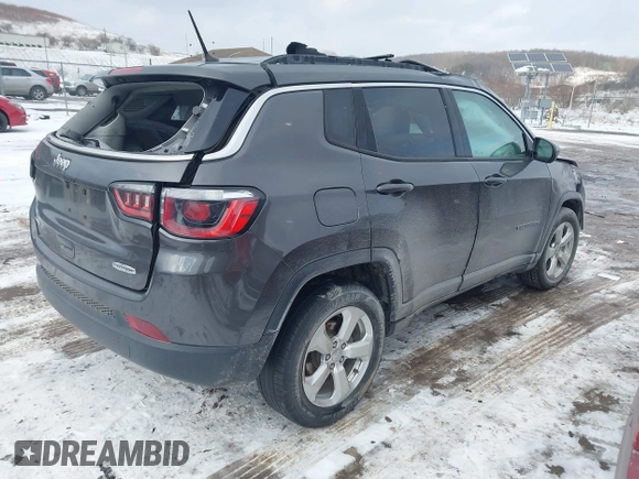 2017 Jeep Compass Latitude with VIN 3C4NJDBB1HT656327, listed as a IAAI auction lot 41629400 with 116,554 mi miles. Bid and sale history available at carsss.com. Image 4.