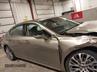 2021 Lexus ES 250 z VIN 58AD11D11MU007968, wystawiony jako IAAI lot #41968246 z przebiegiem 11 522 mil mil oraz . Historia ofert i sprzedaży dostępna na DreamBid. Obrazek 14.