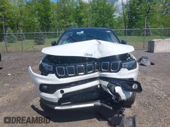 2024 Jeep Compass Limited with VIN 3C4NJDCNXRT610750, listed as a IAAI auction lot 42217949 with 32,530 mi miles and . Bid and sale history available at carsss.com. Image 13.