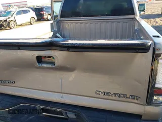 2002 Chevrolet Silverado 1500HD LT with VIN 1GCGK13U22F106947, listed as a IAAI auction lot 41355023 with 99,073 mi miles and . Bid and sale history available at DreamBid. Image 12.