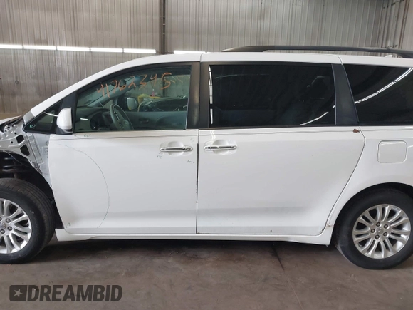 2012 Toyota Sienna XLE AAS z VIN 5TDYK3DC2CS196897, wystawiony jako IAAI lot #41762345 z przebiegiem 183 188 mil mil oraz . Historia ofert i sprzedaży dostępna na DreamBid. Obrazek 15.