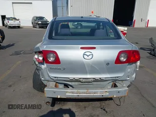 2006 Mazda Mazda3 i with VIN JM1BK12G861534885, listed as a IAAI auction lot 39860656 with 203,722 mi miles. Bid and sale history available at carsss.com. Image 17.