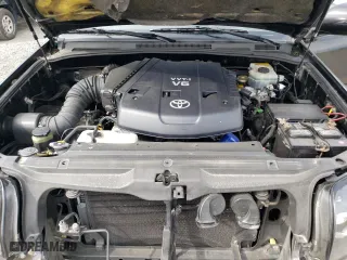2004 Toyota 4Runner SR5 with VIN JTEZU14R648010366, listed as a Copart auction lot 52030075 with 140,204 mi miles and Salvage Title. Bid and sale history available at carsss.com. Image 12.