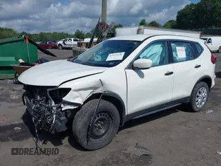 2017 Nissan Rogue S z VIN JN8AT2MV7HW014827, wystawiony jako IAAI lot #42533438 z przebiegiem 59 393 mil mil oraz . Historia ofert i sprzedaży dostępna na DreamBid. Obrazek 2.