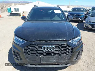 2025 Audi Q5 S line Premium z VIN WA1GAAFY7S2022643, wystawiony jako IAAI lot #41881316 z przebiegiem 8367 mil mil oraz . Historia ofert i sprzedaży dostępna na DreamBid. Obrazek 12.