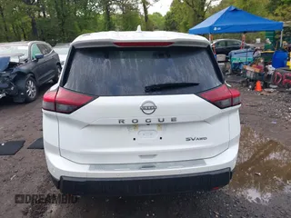 2024 Nissan Rogue SV z VIN 5N1BT3BB3RC751536, wystawiony jako IAAI lot #42165715 z przebiegiem 4797 mil mil oraz . Historia ofert i sprzedaży dostępna na DreamBid. Obrazek 16.