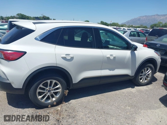 2022 Ford Escape SE с VIN 1FMCU9G61NUA61014, выставлен на аукционе IAAI как лот 42300004 с пробегом 182 352 миль миль и . История ставок и продаж доступна на DreamBid. Изображение 13.