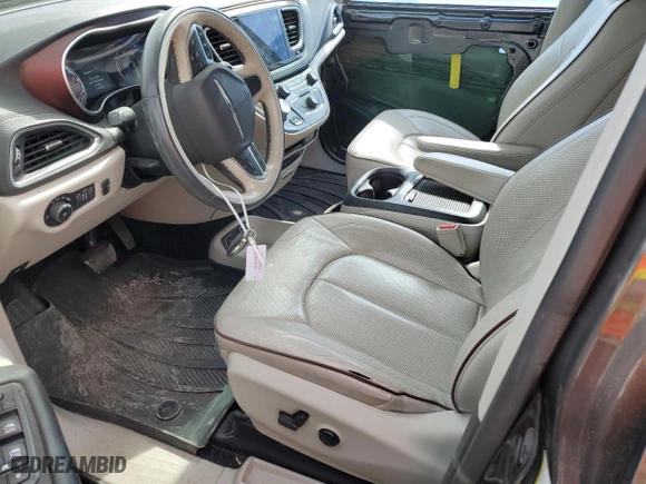 2017 Chrysler Pacifica Limited with VIN 2C4RC1GG3HR559437, listed as a Copart auction lot 49320295 with 114,984 mi miles and Salvage Title. Bid and sale history available at carsss.com. Image 7.