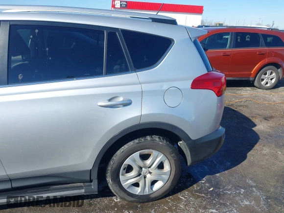 2013 Toyota RAV4 LE with VIN JTMZFREV9DD000690, listed as a IAAI auction lot 41575027 with 123,038 mi miles. Bid and sale history available at carsss.com. Image 18.