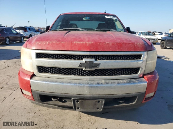 2008 Chevrolet Silverado 1500 LT w/2LT with VIN 2GCEC19J781187994, listed as a Copart auction lot 41428845 with 304,358 mi miles and Clean Title. Bid and sale history available at carsss.com. Image 5.