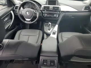 2017 BMW 3 Series 320i xDrive z VIN WBA8A3C34HA067209, wystawiony jako Copart lot #61074805 z przebiegiem 93 838 mil mil oraz Szkoda całkowita • Salvage title. Historia ofert i sprzedaży dostępna na DreamBid. Obrazek 8.