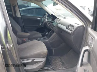 2019 Volkswagen Tiguan S с VIN 3VV1B7AX7KM013381, выставлен на аукционе IAAI как лот 41813840 с пробегом 89 258 миль миль и . История ставок и продаж доступна на DreamBid. Изображение 5.