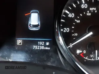 2018 Nissan Rogue SV z VIN 5N1AT2MV5JC840994, wystawiony jako IAAI lot #42145045 z przebiegiem 75 238 mil mil oraz . Historia ofert i sprzedaży dostępna na DreamBid. Obrazek 15.