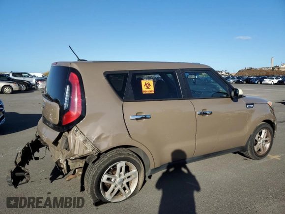 2015 Kia Soul with VIN KNDJN2A29F7152831, listed as a Copart auction lot 42054355 with 175,690 mi miles and Salvage Title. Bid and sale history available at carsss.com. Image 3.