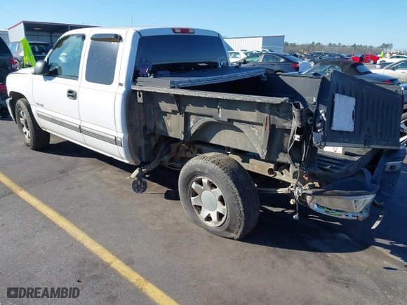 2002 Chevrolet Silverado 1500 LS with VIN 1GCEK19TX2Z263291, listed as a IAAI auction lot 41660712 with 370,064 mi miles. Bid and sale history available at carsss.com. Image 3.
